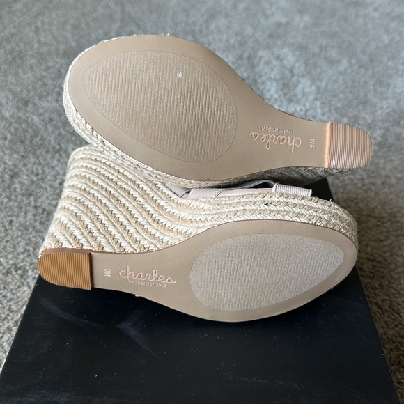 NIB Charles by Charles David Alyce Elastic Strap Wedge Espadrille Sandals 9 Nude - Picture 7 of 9